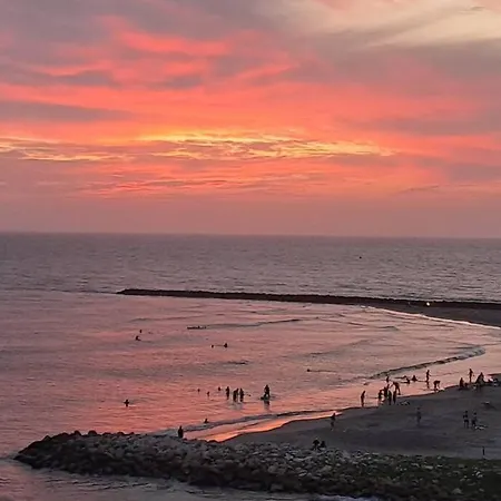 With Sea View And Wonderfull Sunsets Apartamento